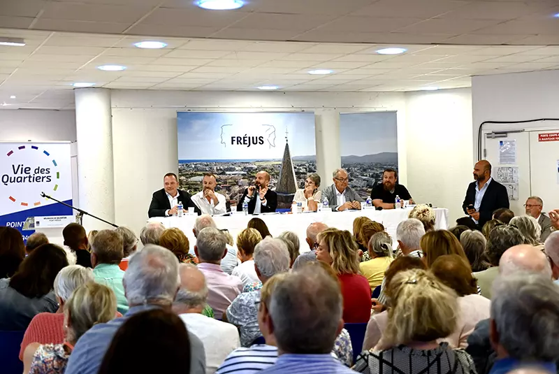 Port-Fréjus : le Maire fait salle comble pour la réunion du conseil de quartier !